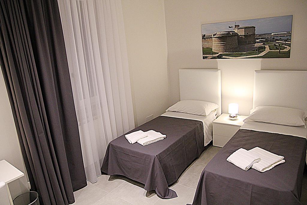 Quattro Stelle Al Porto Guest House Civitavecchia Exterior foto