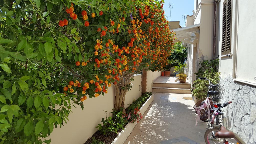 Quattro Stelle Al Porto Guest House Civitavecchia Exterior foto